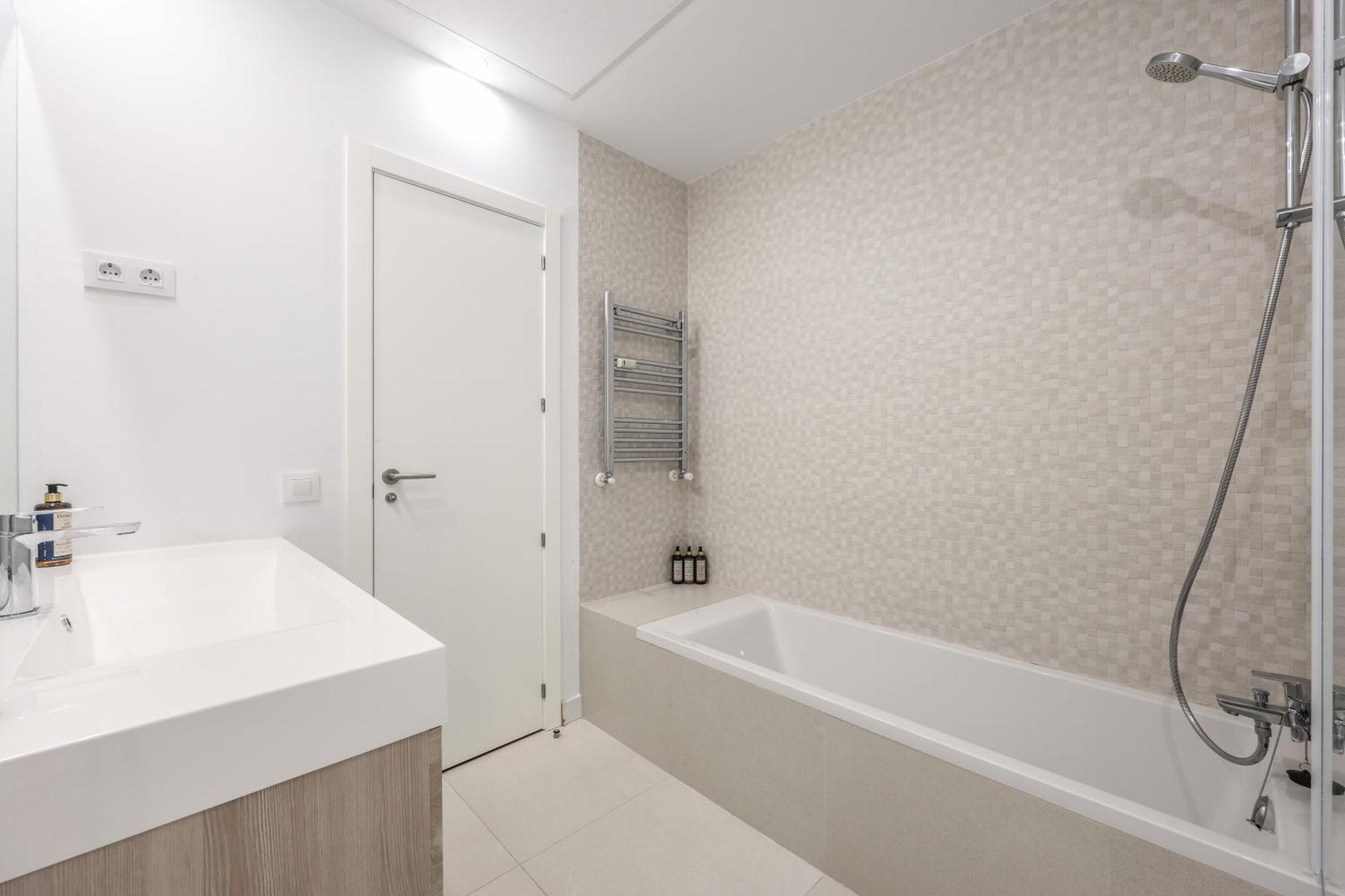 Be Coliving Madrid Centro Hotel Екстериор снимка